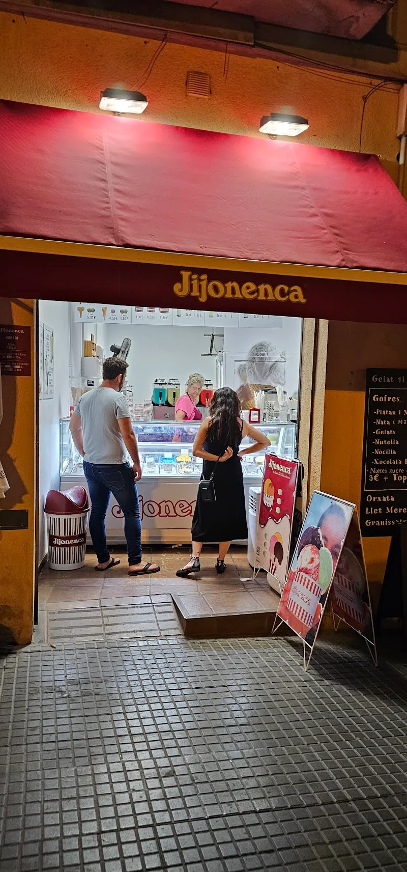 Gelateria Molins ice cream in Molins de Rei, CT