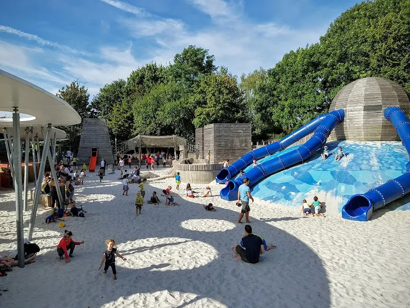 Georges Henripark park in Woluwe-Saint-Lambert, BRU