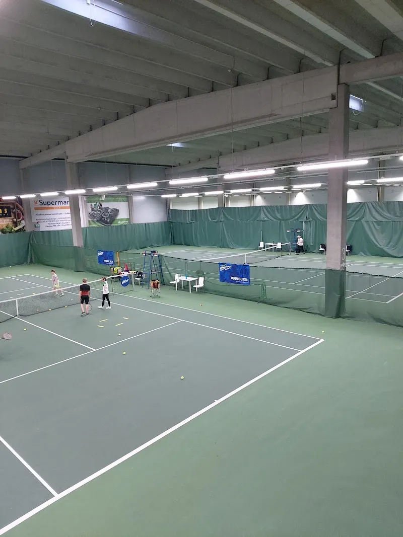 Grani Tennis R.F. tennis court in Kauniainen, Uusimaa