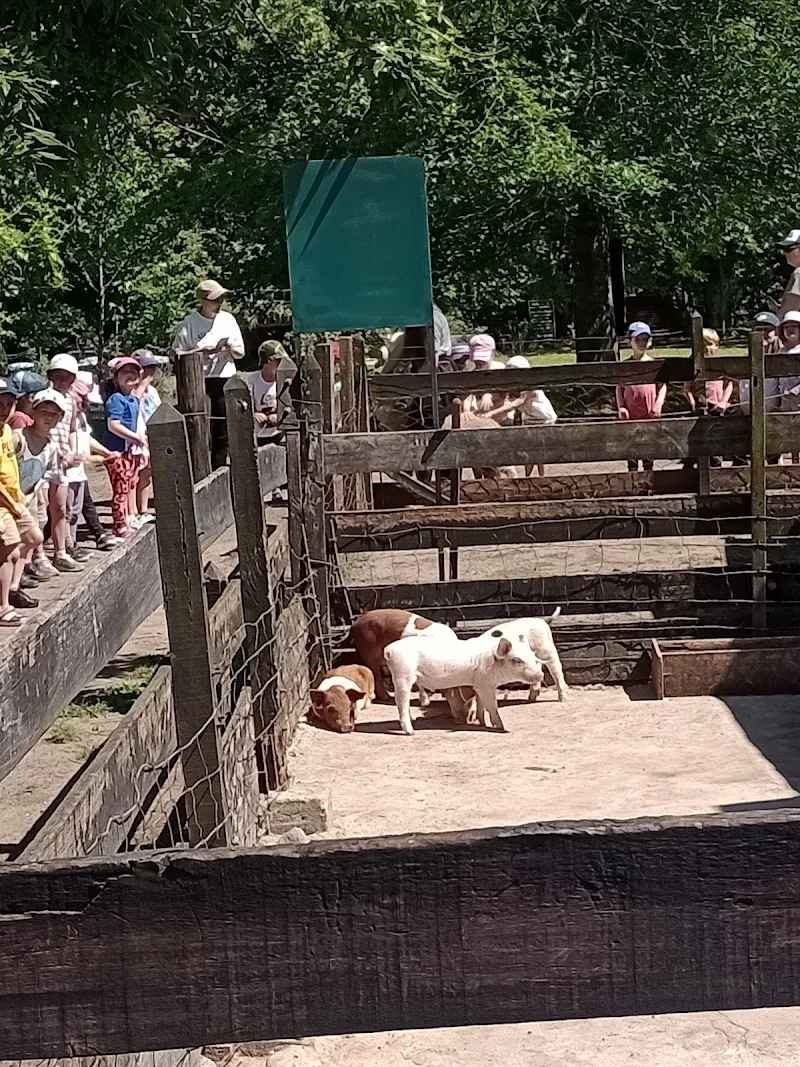 Granja educativa Agreste point of interest in Ezpeleta, BA