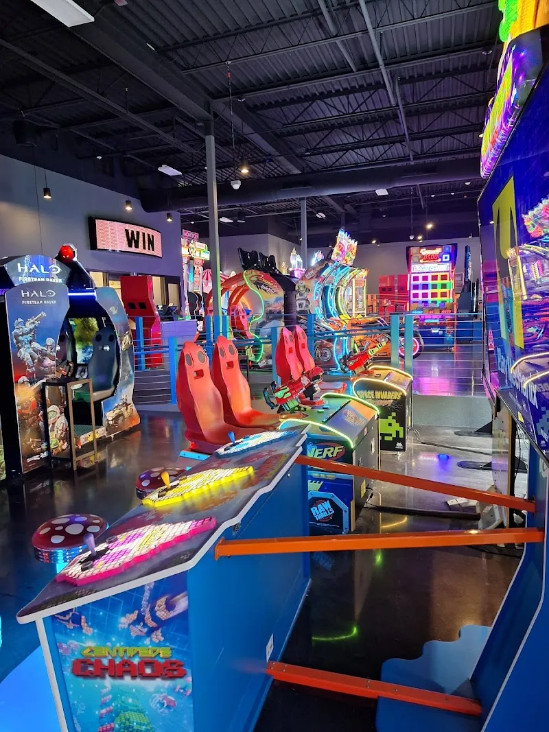 Great Escape bowling alley in Pleasant Hill, IA