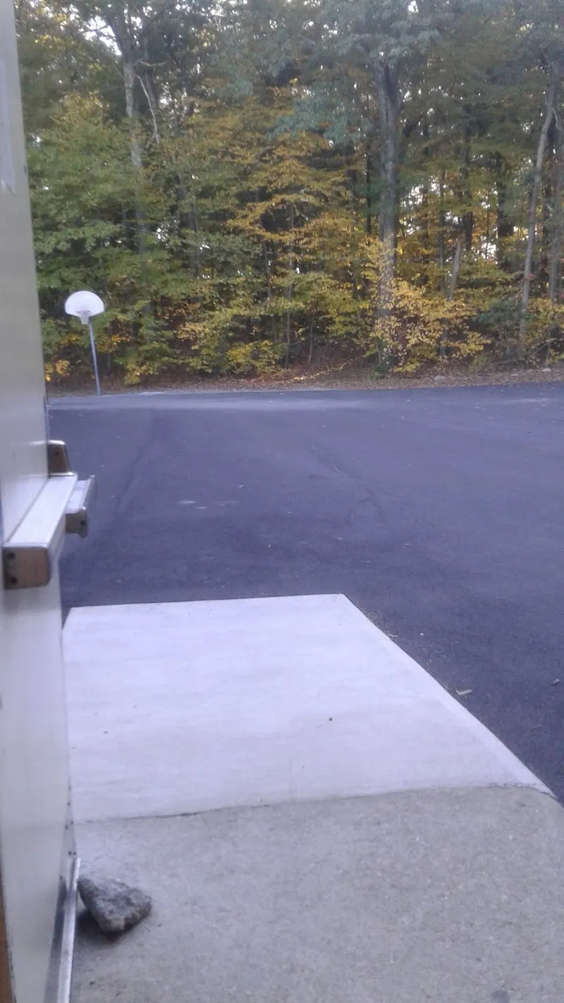 Greenlodge Elementary School primary school in Dedham, MA