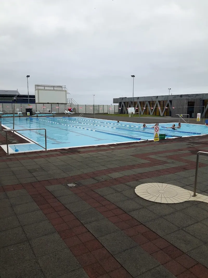 Grindavík Hot Spring Pool swimming in Reykjanesbær, CR