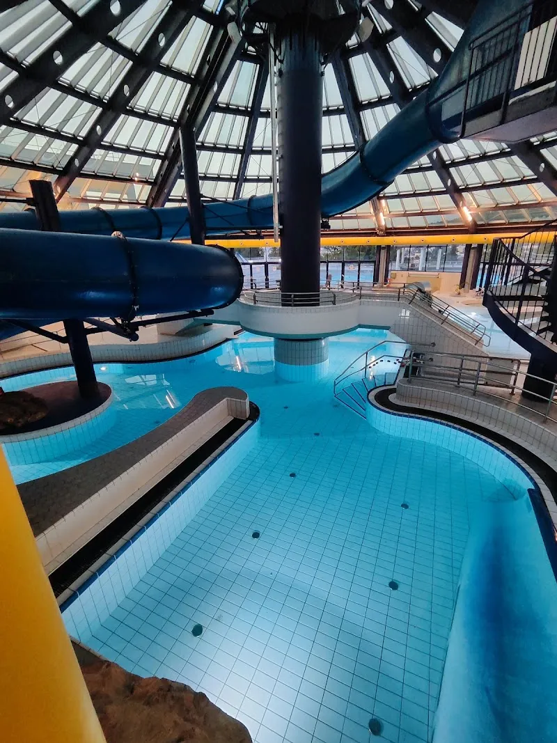 Hütteldorfer Bad swimming pool in Penzing, VIE