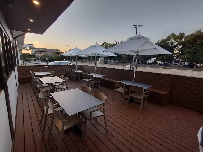 Harrison Cove at Lakeview restaurant in Lakeview, LA