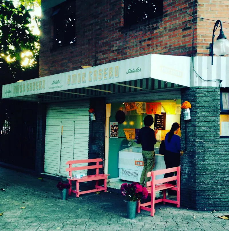 Heladería Artesanal Local ice cream in Huixquilucan, Edomex