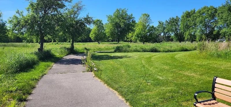 Hidden Creek Nature Sanctuary nature in Highland Park, IL