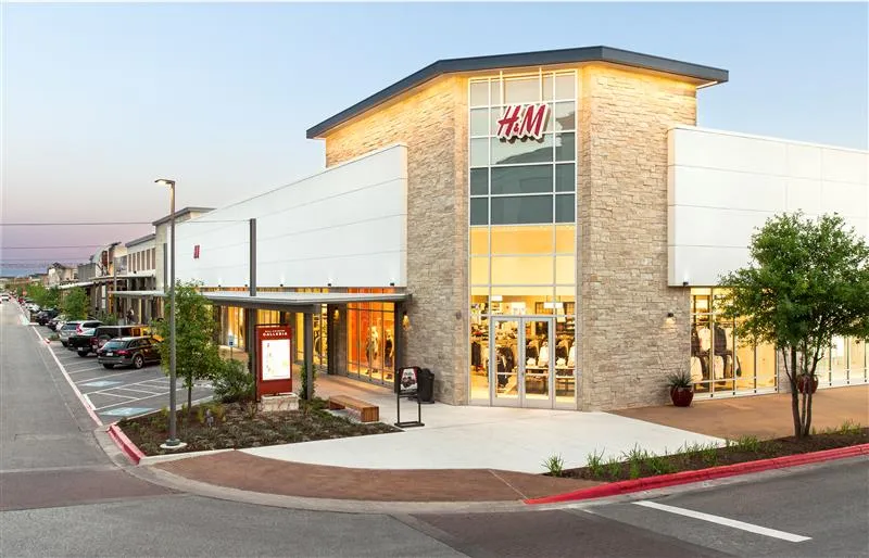 Hill Country Galleria shopping mall in Bee Cave, TX