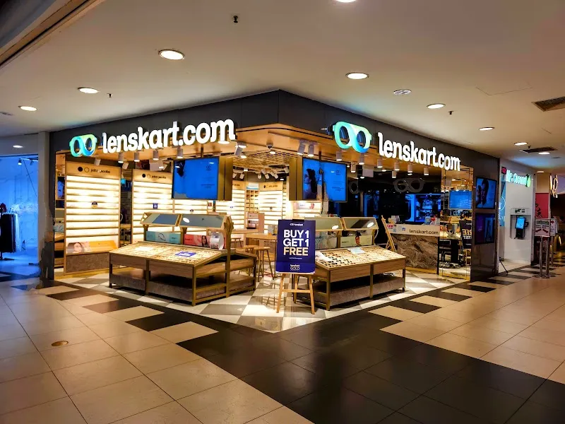 Hougang Mall shopping mall in Hougang, SG