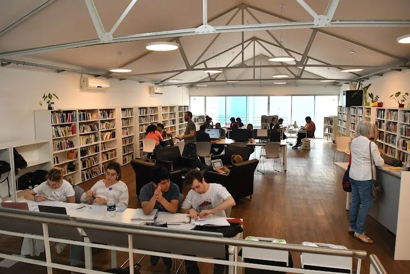 House Reading / Library Julio Cortazar library in Vicente López, BA