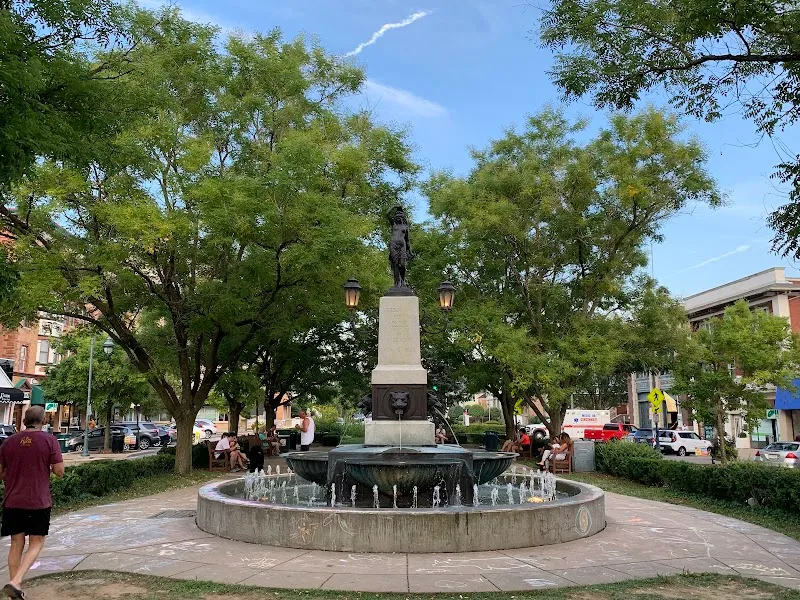 Hyde Park Square plaza in Hyde Park, OH