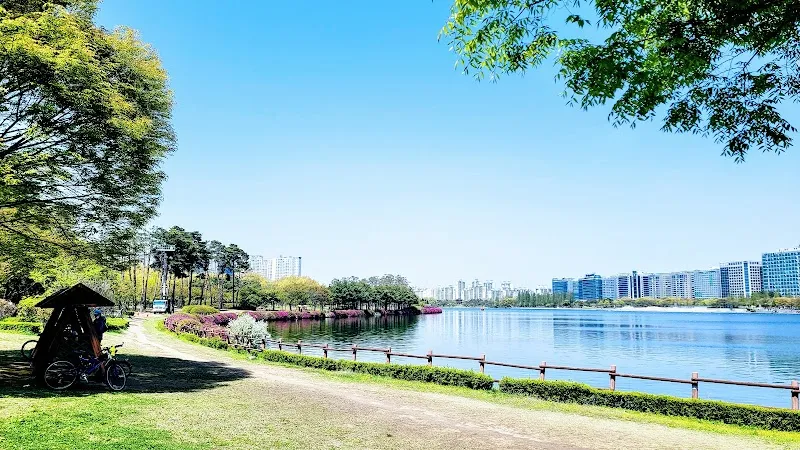 Ilsan Lake Park park in Ilsan, GG
