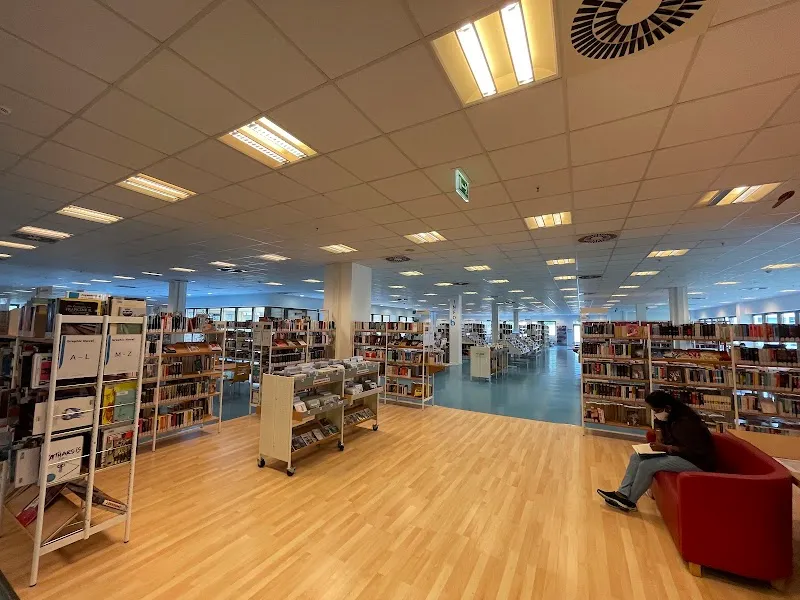 Ingeborg-Drewitz-Bibliothek library in Lichterfelde, BE