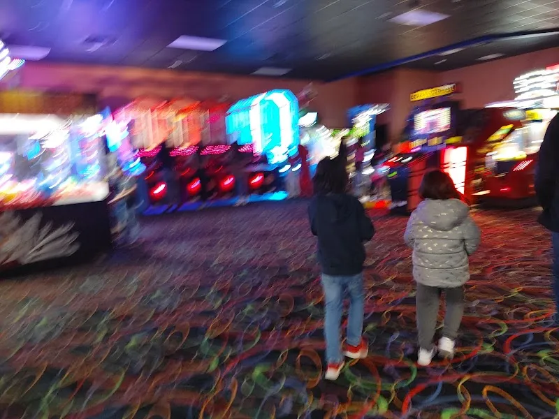 ITZ Pasadena is NOW PALACE SOCIAL amusement center in Pearland, TX