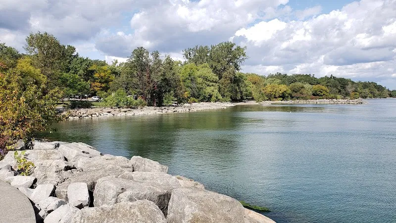 Jack Darling Memorial Park tourist attraction in Oakville, ON