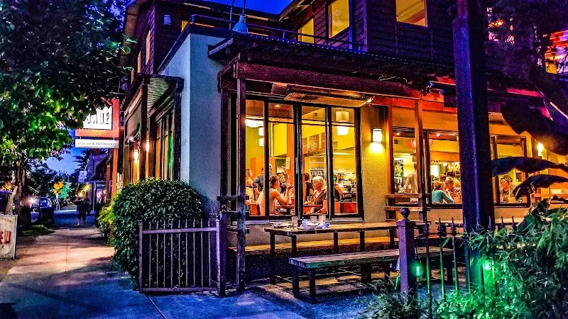 Jade Bistro Teahouse & Patisserie Vietnamese in Sellwood-Moreland, OR