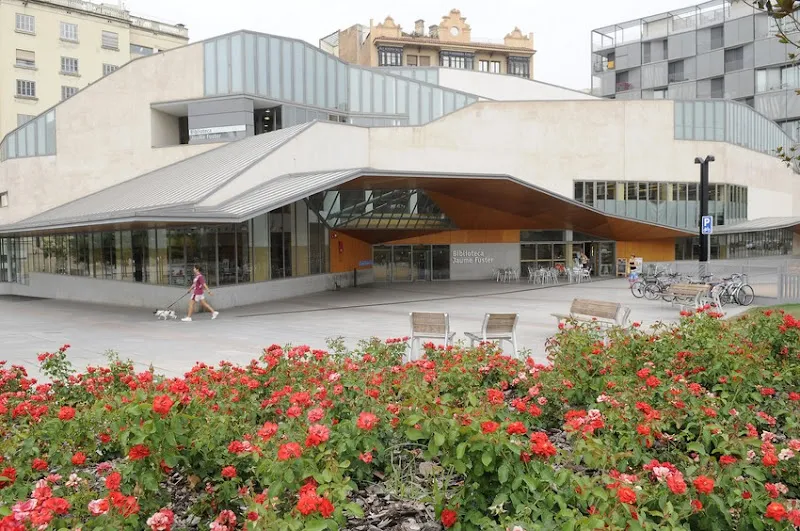 Jaume Fuster Public Library library in Cerdanyola del Vallès, CT