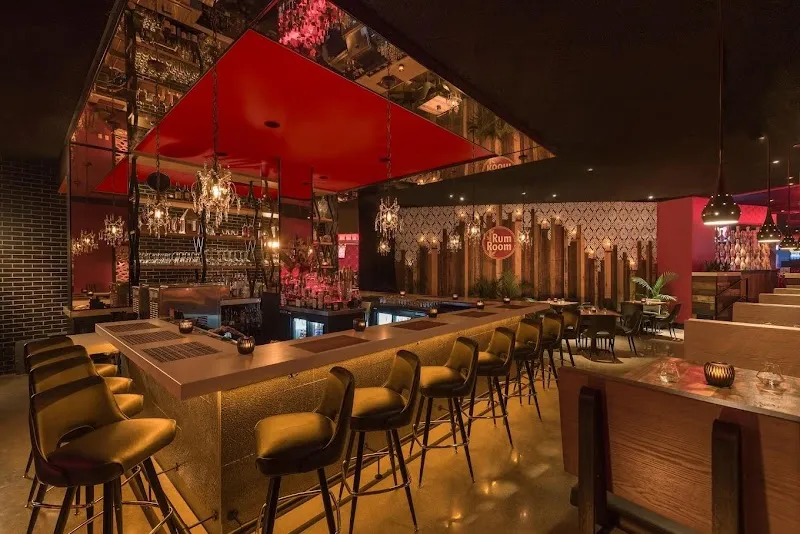 Kings Dining & Entertainment restaurant in Doral, FL