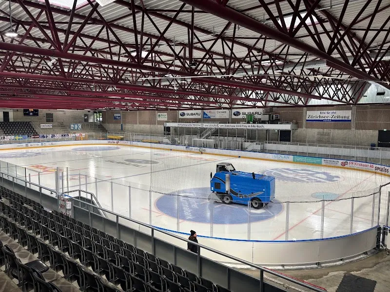 Kunsteisbahn KEK ice skating rink in Küsnacht, ZH