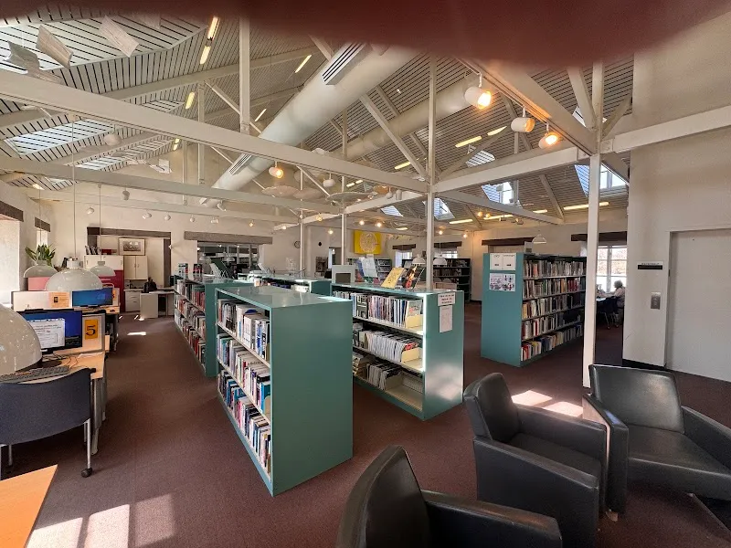 L'île-Des-Moulins Library library in Terrebonne, QC