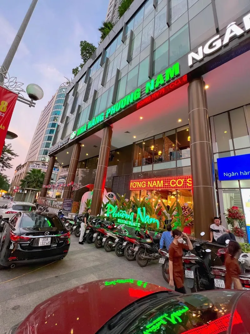 Lê Văn Lương Food Street restaurant in Thanh Xuân, HN