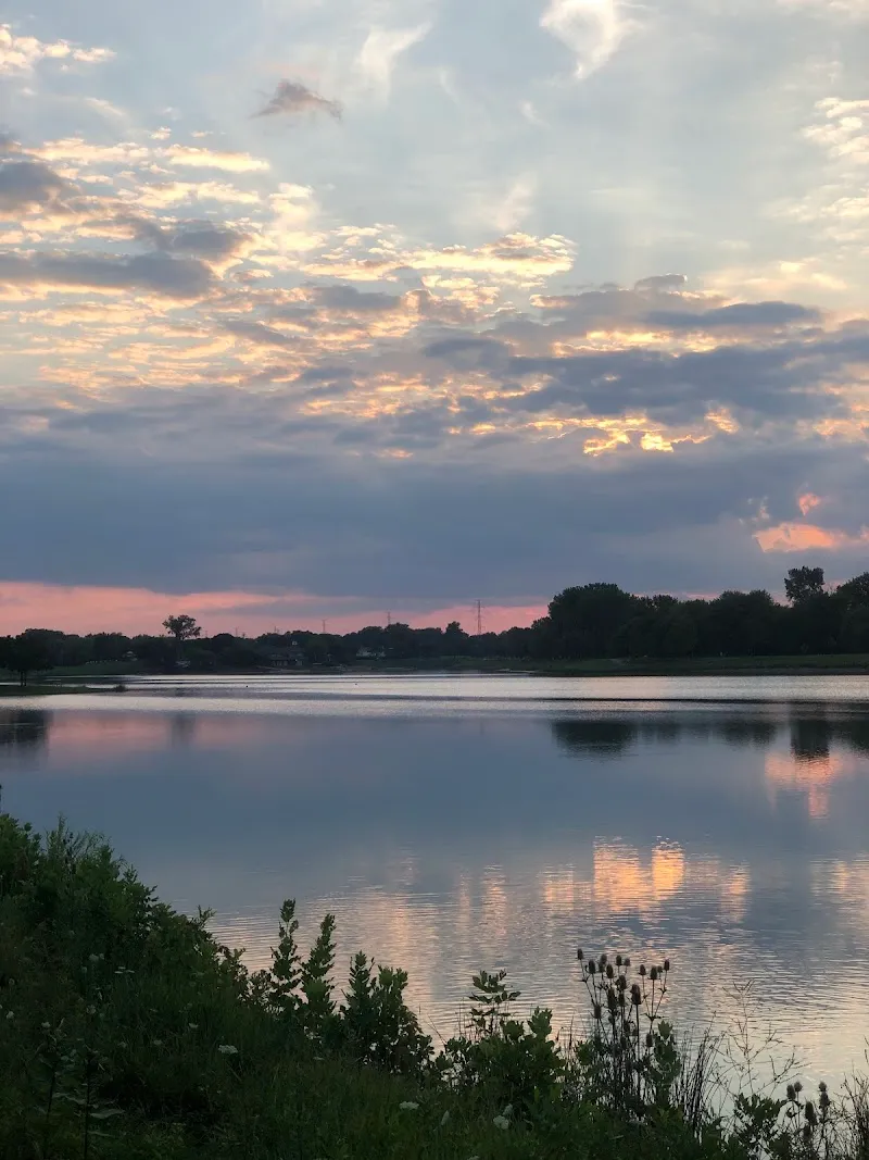 Lake Arlington lake in Arlington Heights, IL