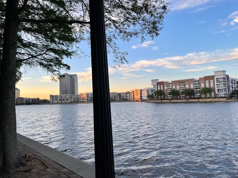 Lake Carolyn lake in Irving, TX