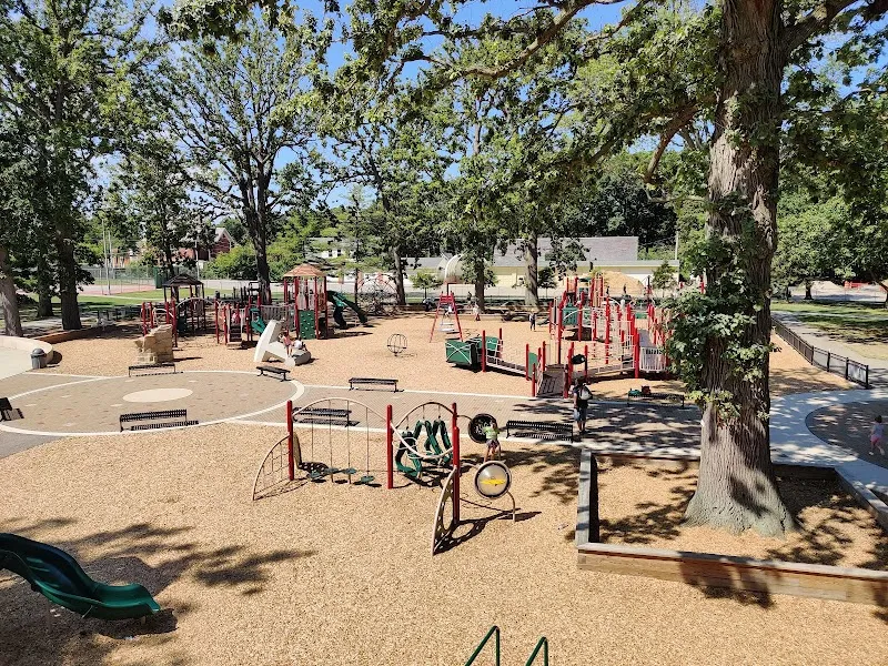 Lakewood Park park in Cleveland, OH