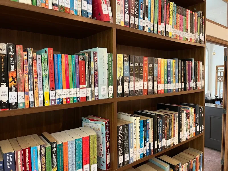 Lakmahal Community Library library in Wellawatta, WP