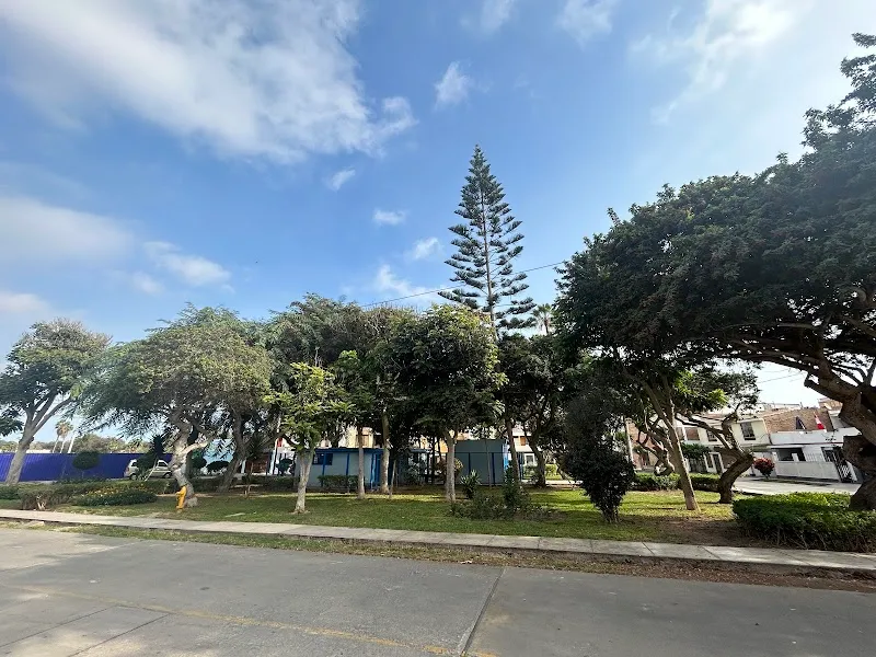 Las Flores Park park in Jesús María, Lima