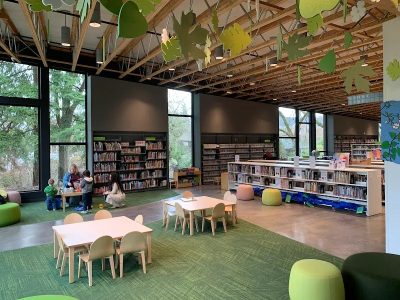 Ledding Library library in Milwaukie, OR