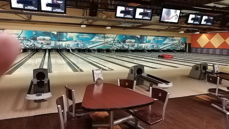 Legacy Lanes bowling alley in Moon Township, PA