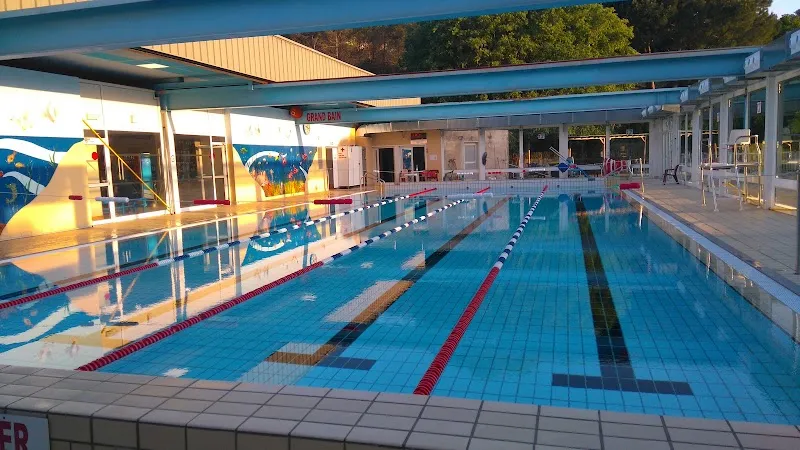 Les Tuilières Public Pool swimming pool in Golfe-Juan, PACA