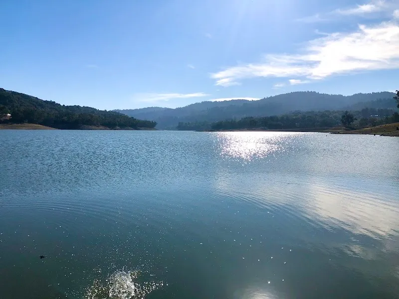 Lexington Reservoir lake in Los Gatos, CA