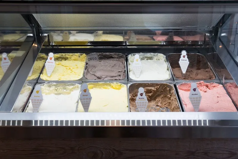 Local Cafes in Seltjarnarnes Center cafe in Seltjarnarnes, CR