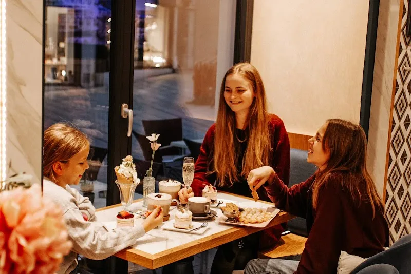 Local Eiskaffee Shop ice cream in Plainfeld, Salzburg