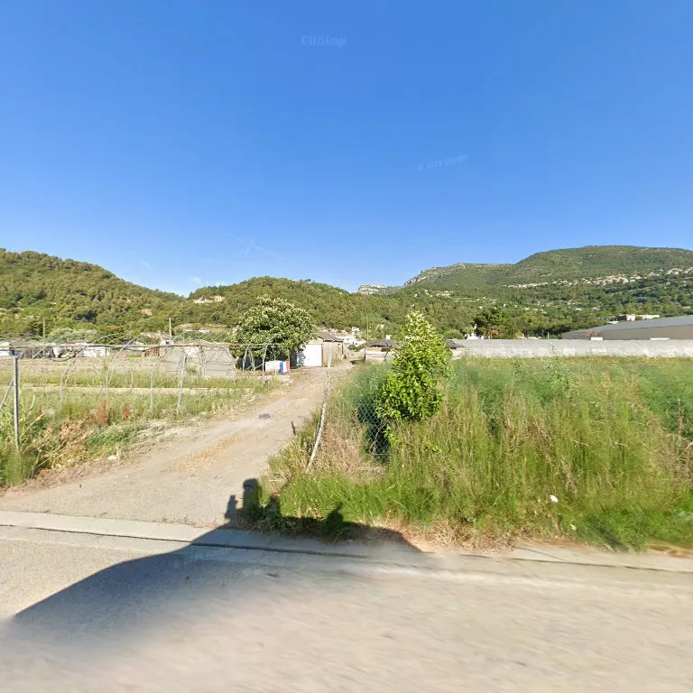 Local Farmers Market (Marché Paysan) attraction in Saint-Jeannet, PACA