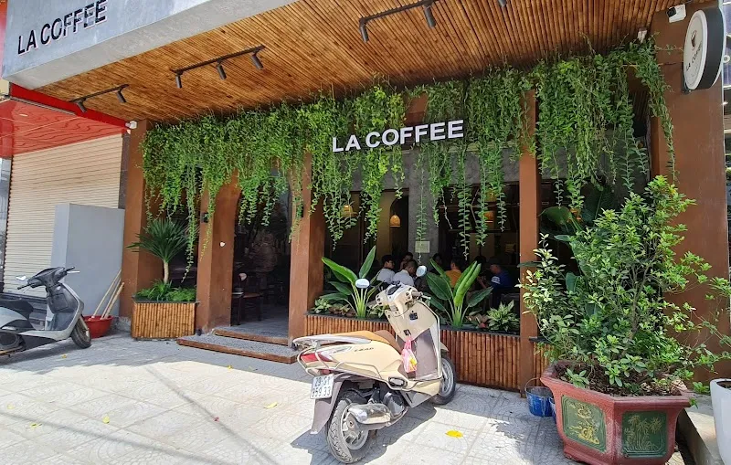 Local Market Café cafe in Mê Linh, HN