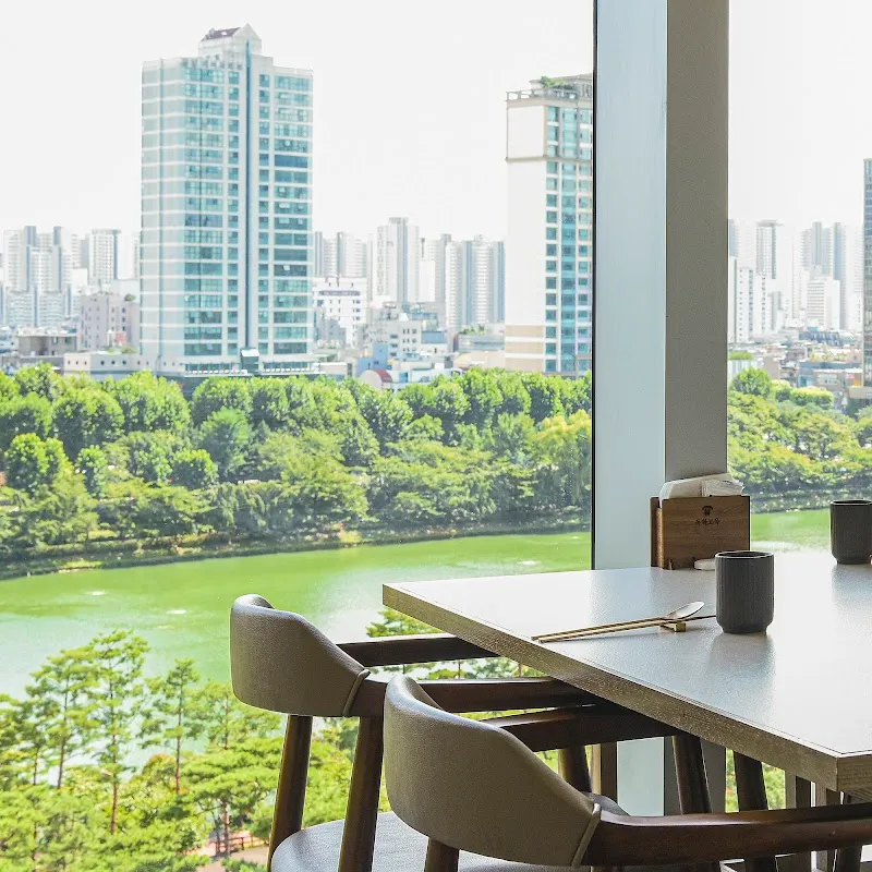 Lotte World Mall Food Court Family Dining restaurant in Jamsil, SE