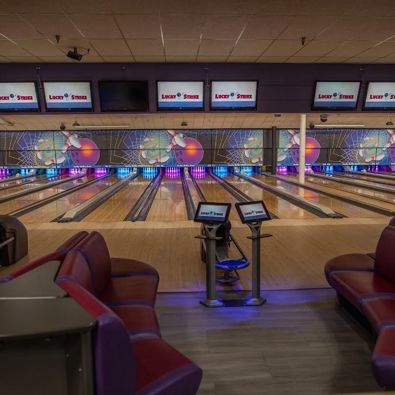Lucky Strike Bowl bowling alley in Tucson, AZ