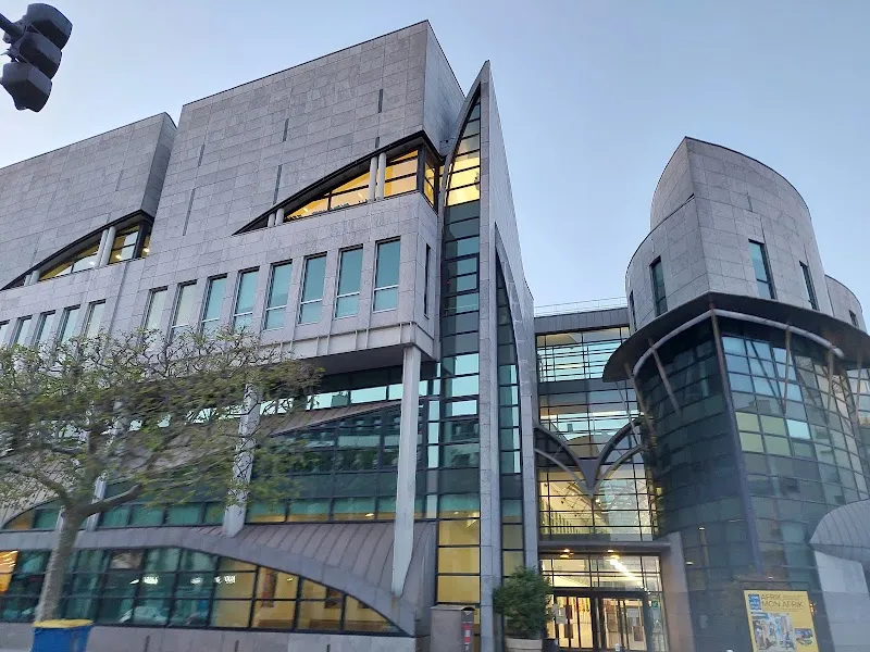 Médiathèque Cœur De Ville library in Vincennes, IDF