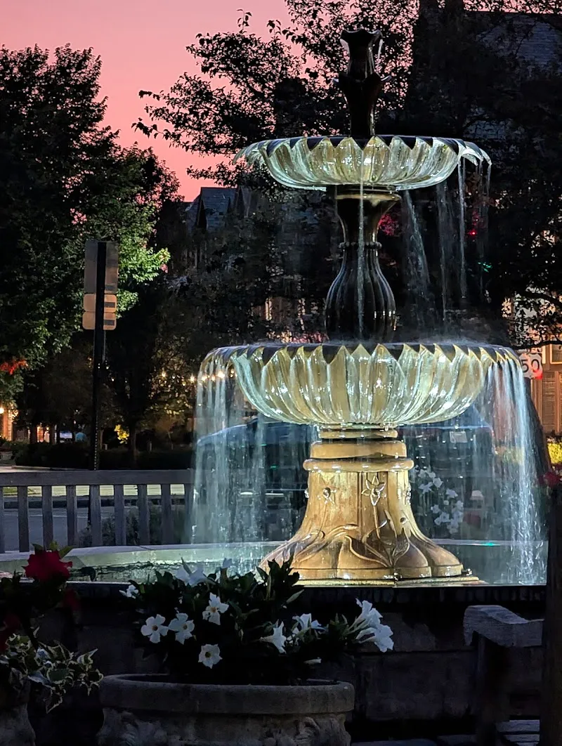 Mariemont Square park in Mariemont, OH