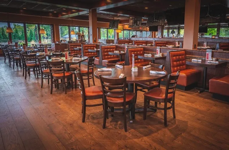 Maynards Bars in Hopkins, MN