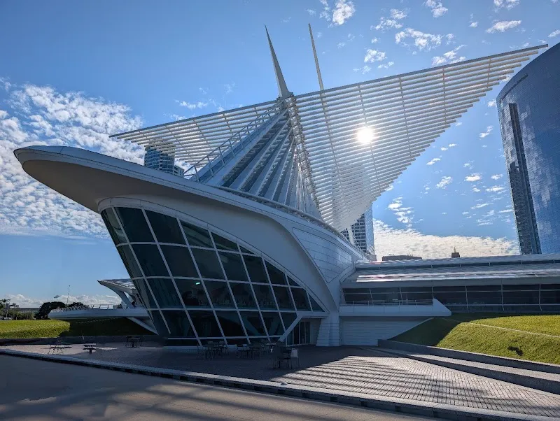 Milwaukee Art Museum art museum in Milwaukee, WI