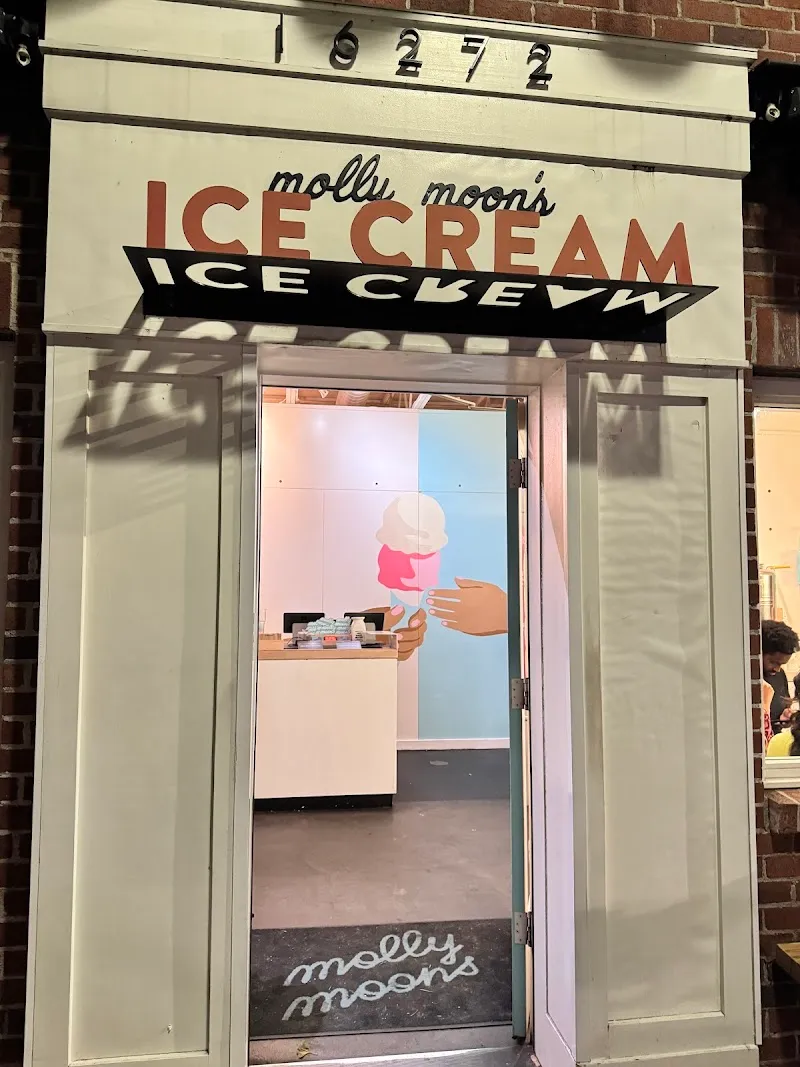 Molly Moon's Homemade Ice Cream Ice Cream & Frozen Yogurt in Kirkland, WA