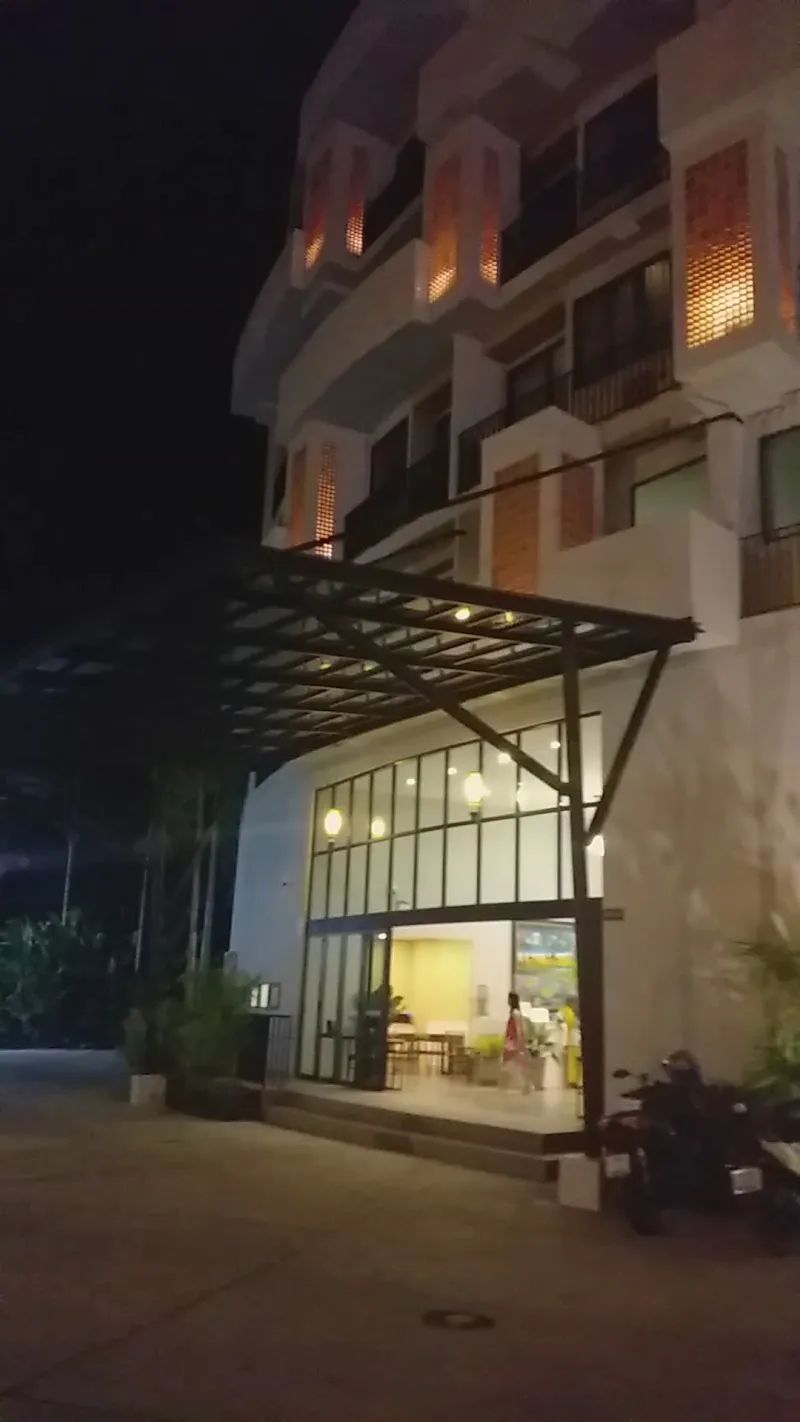 Nai Harn Local Markets restaurant in Nai Harn, Phuket