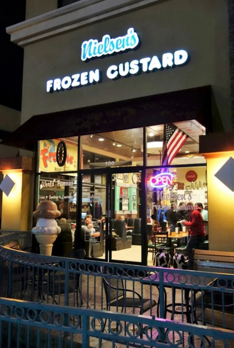 Nielsen’s Frozen Custard Ice Cream & Frozen Yogurt in Paradise, NV