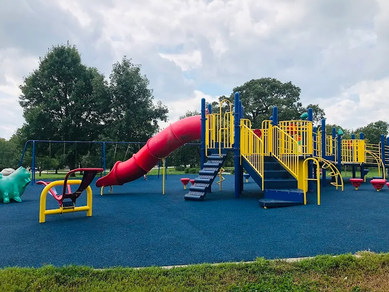 Oak Grove Park park in Gladstone, MO