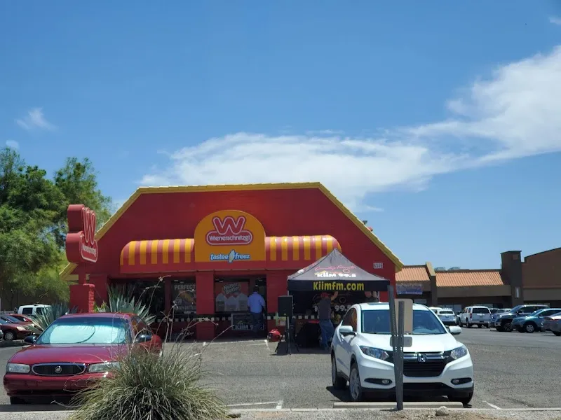 Oracle Plaza shopping mall in Casas Adobes, AZ