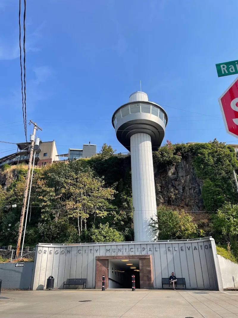 Oregon City Municipal Elevator historical landmark in Oregon City, OR